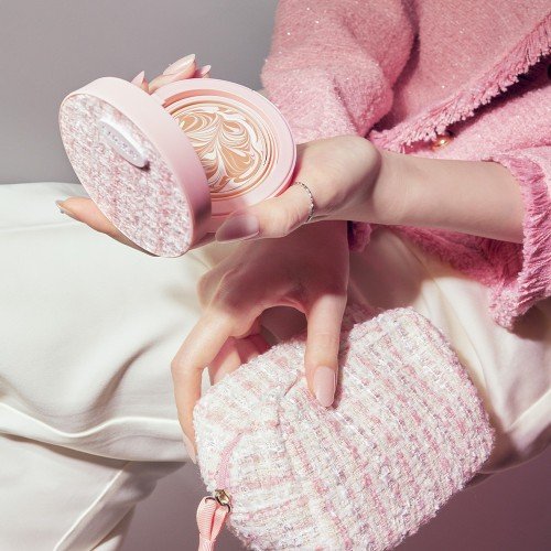 에이지투웨니스 에센스 팩트 플로라 블루밍 트위드 에디션 23호 14g 본품+리필 (SPF50 PA++++)