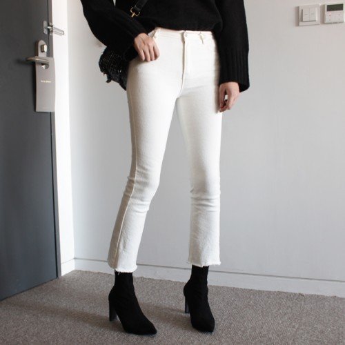 슬림핏 세미 여성 부츠컷 청바지 블랙진 화이트진 데님 팬츠 스판 아우라 가을 여자 청바지