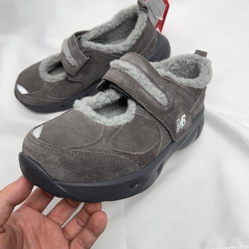 뉴발란스 윈터브리즈 메리제인 플리스 방한화 샌들 운동화